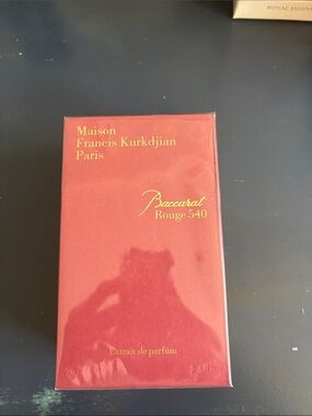 Perfume rouge 
540